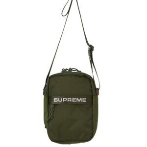 NWT Supreme Shoulder Bag - FW22 - Olive